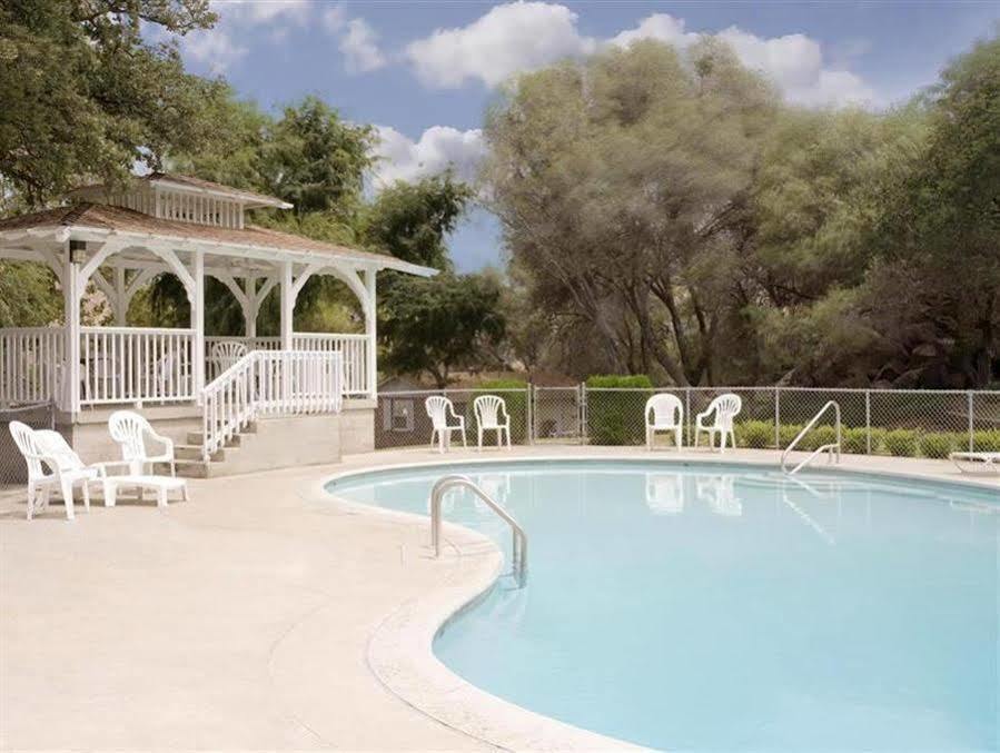 Lazy J Ranch Motel Three Rivers Dış mekan fotoğraf